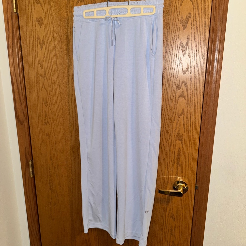 Athleta XS Soft Straight Crop Relaxed Pants